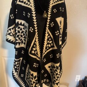Black and Cream Patterned Women's poncho sweater